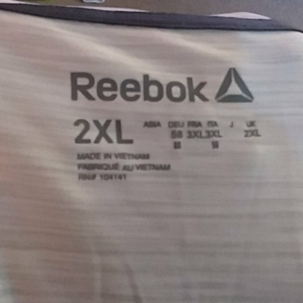 Reebok Men's 2XL athletic shirt